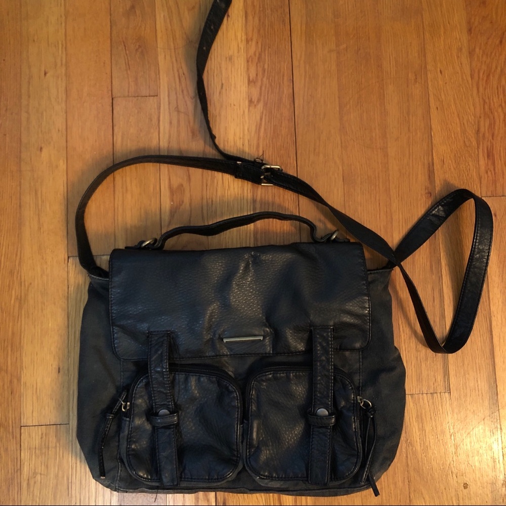 SOLD - BLACK ROXY SHOULDER / CROSSBODY BAG